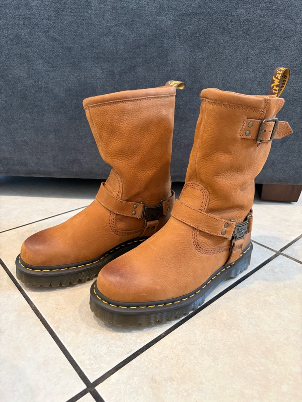 dr. martens anistone hi “desert brown” boots